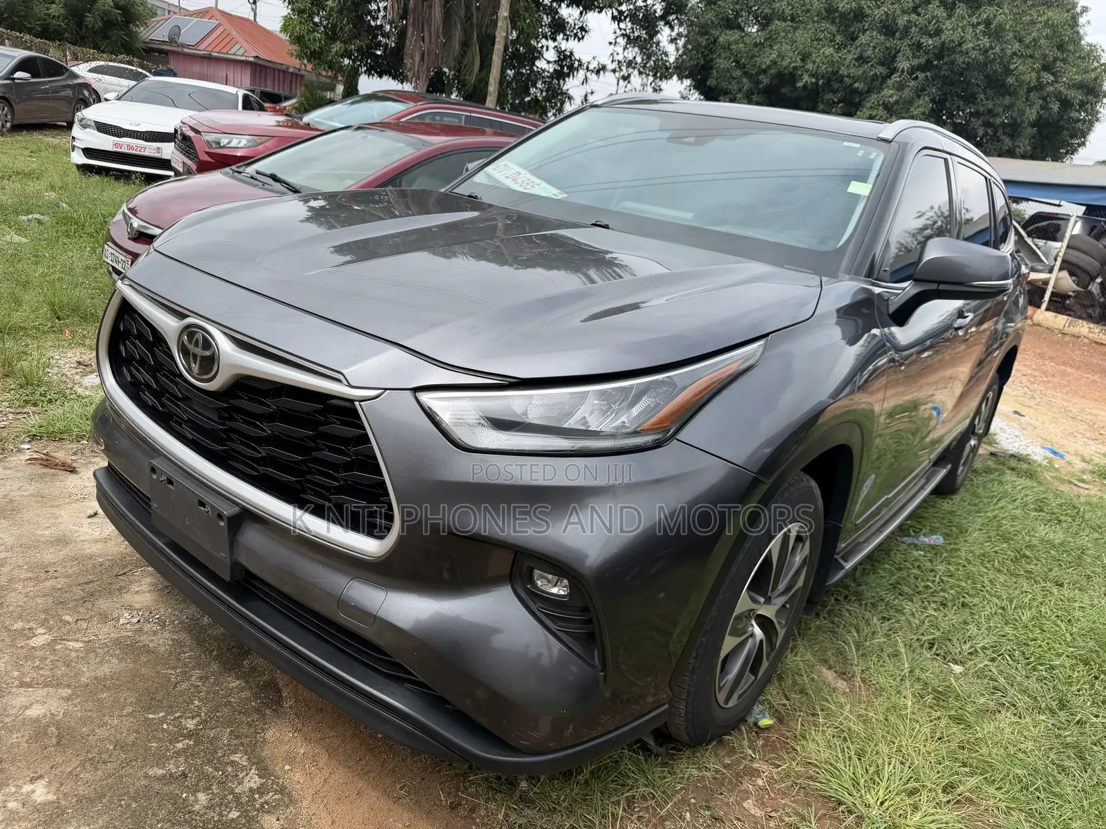 Toyota Highlander XLE 2021 Gray