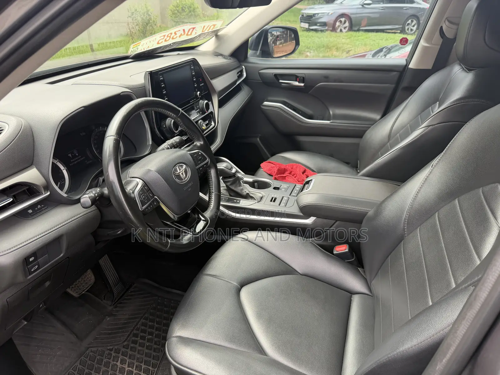 Toyota Highlander XLE 2021 Gray
