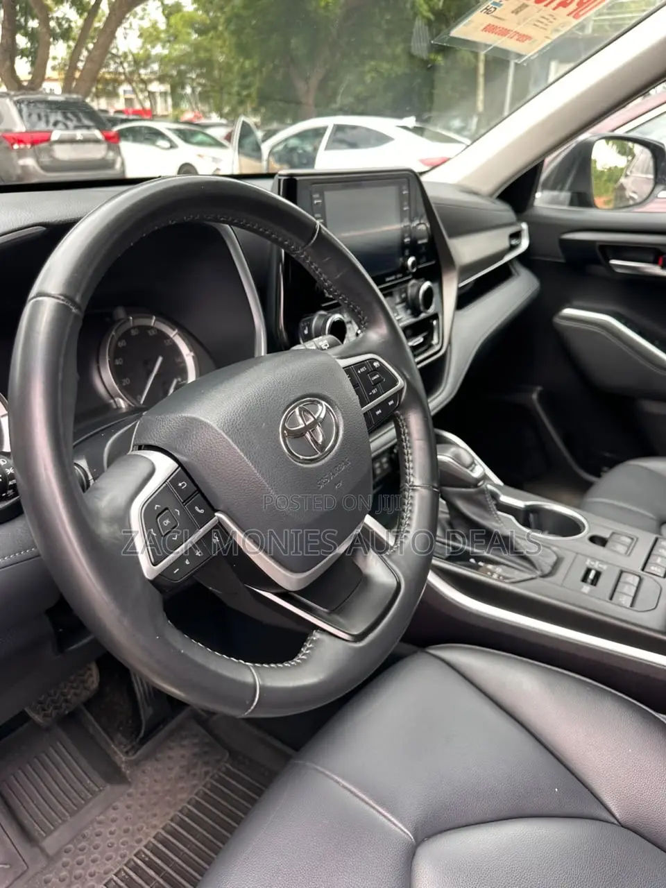 Toyota Highlander XLE 2022 Silver