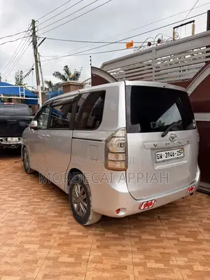 Toyota Voxy 2012 Silver