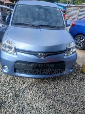 Toyota Sienta 2013 Blue