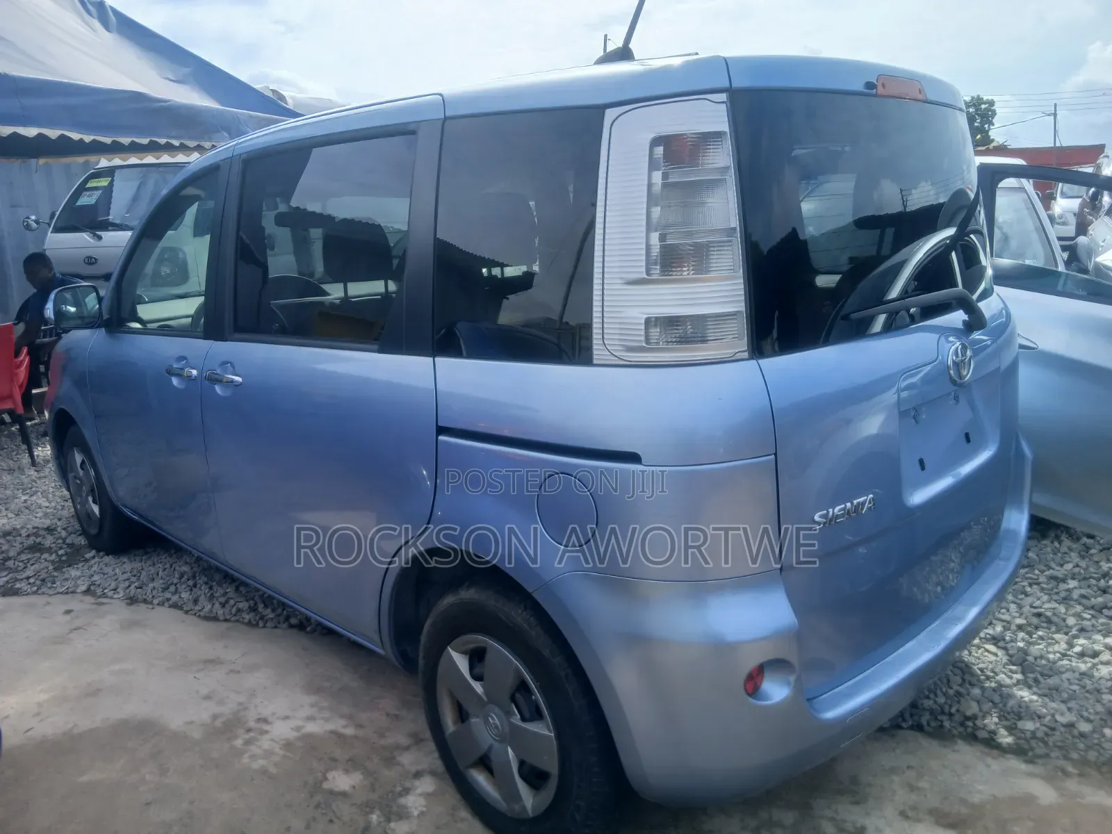 Toyota Sienta 2013 Blue