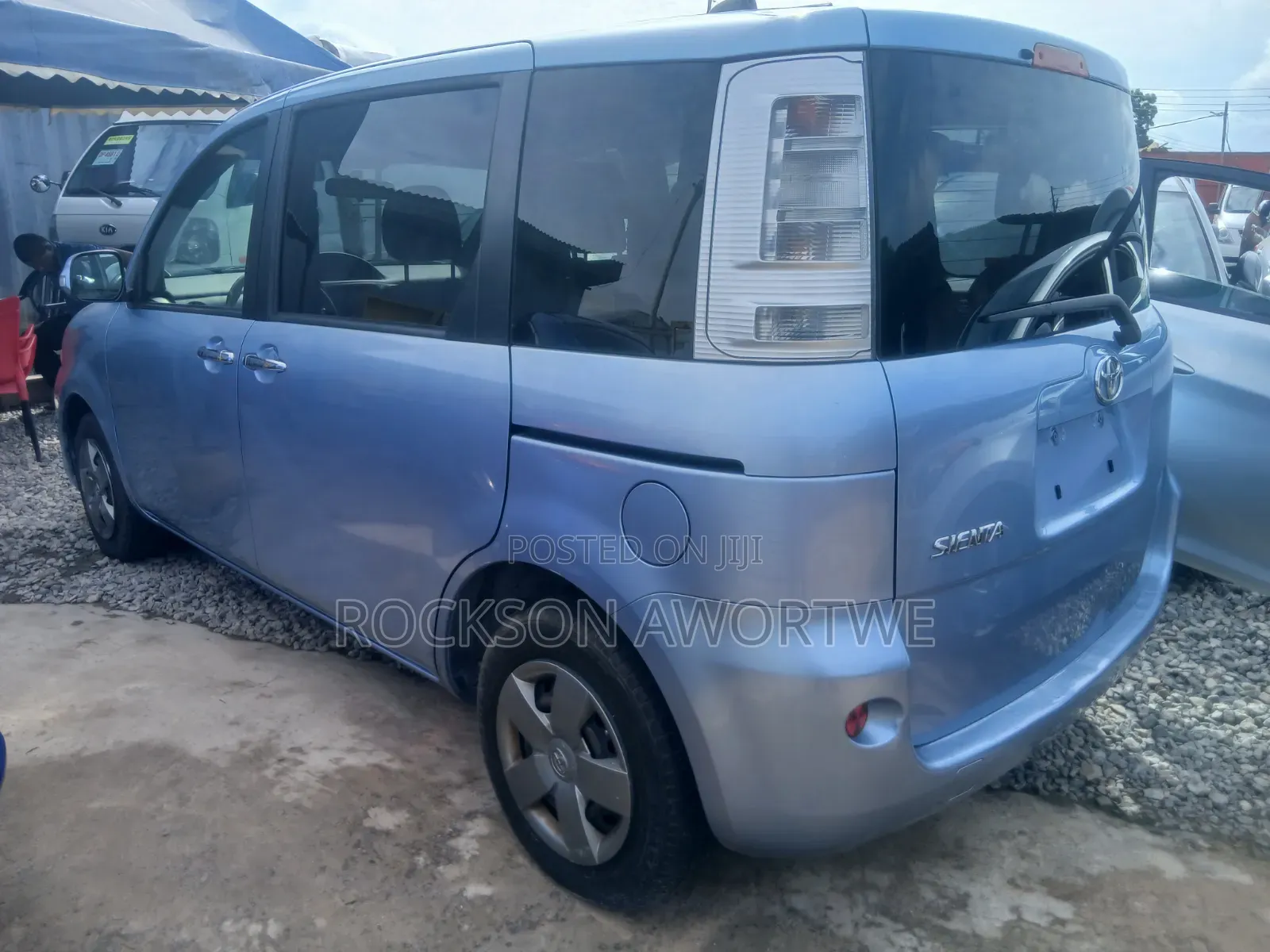 Toyota Sienta 2013 Blue