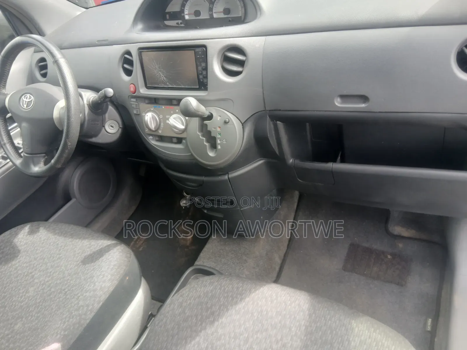 Toyota Sienta 2013 Blue