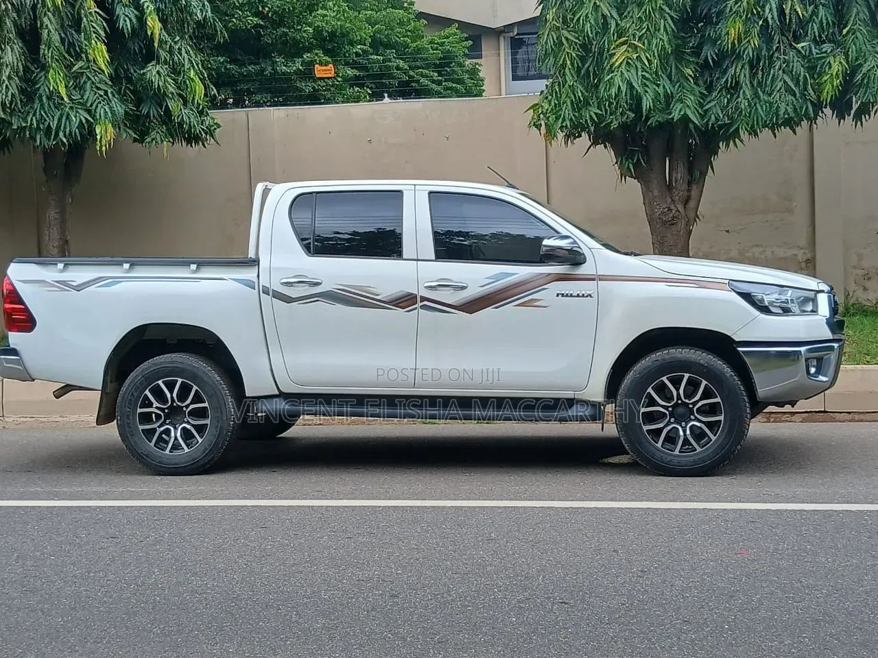 Toyota Hilux 2024 White