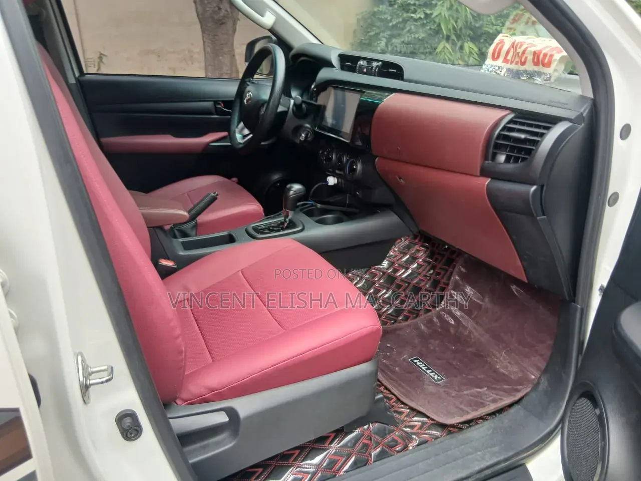 Toyota Hilux 2024 White