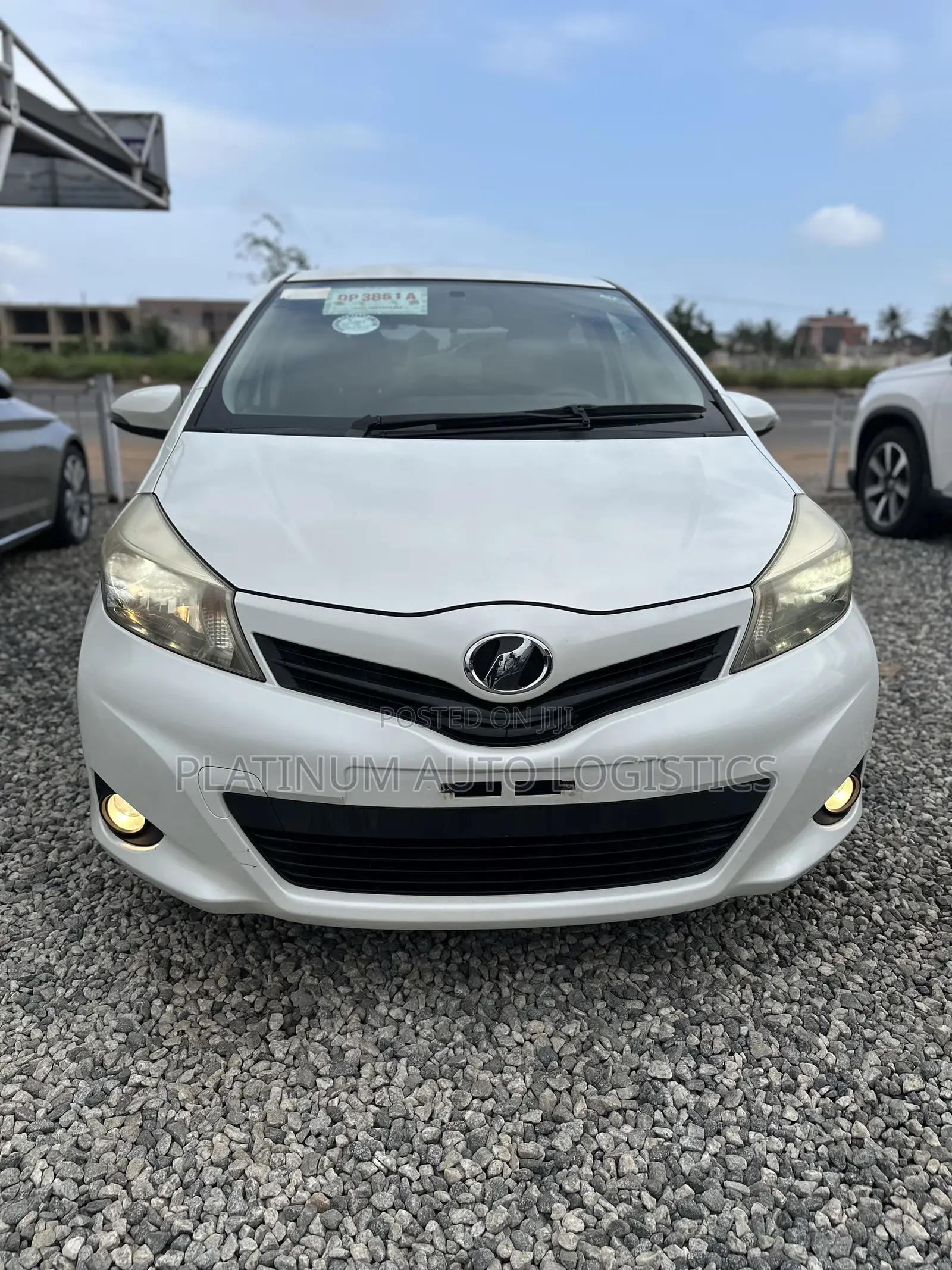 Toyota Vitz 2013 White