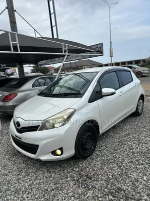 Toyota Vitz 2013 White