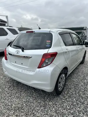 Toyota Vitz 2013 White