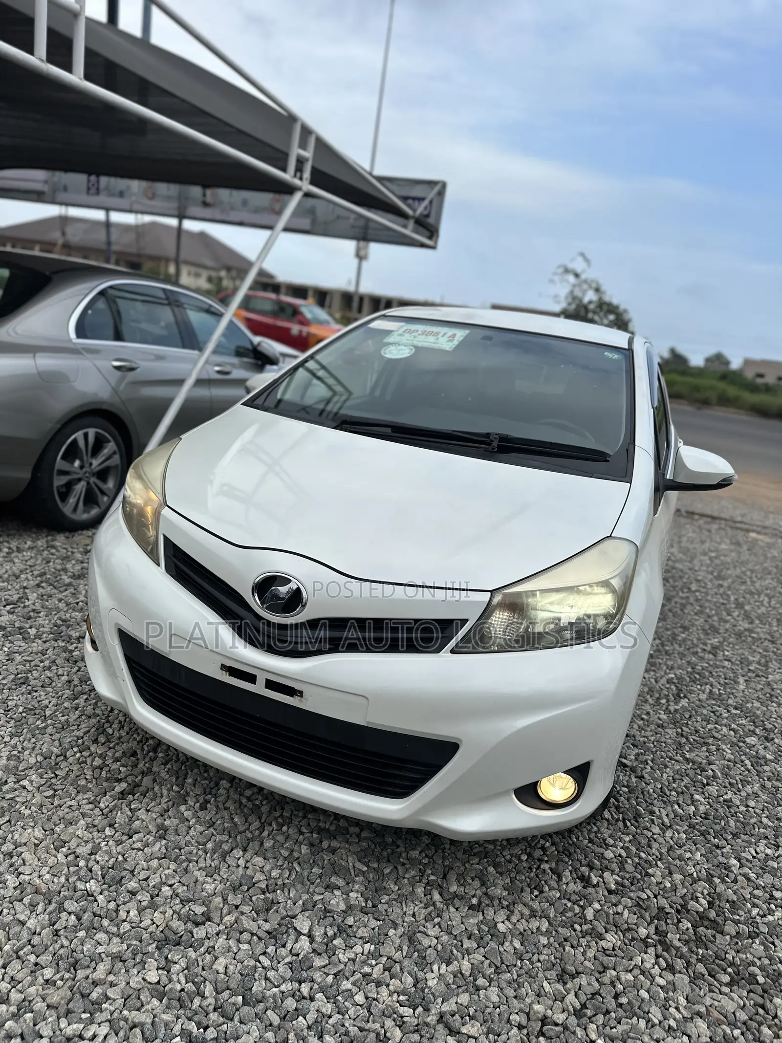Toyota Vitz 2013 White