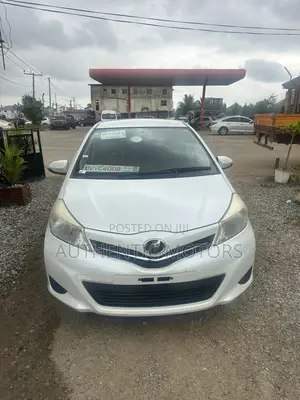 Toyota Vitz 2013 White