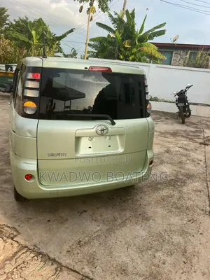 Toyota Sienta 1.5 AWD 2010 Green
