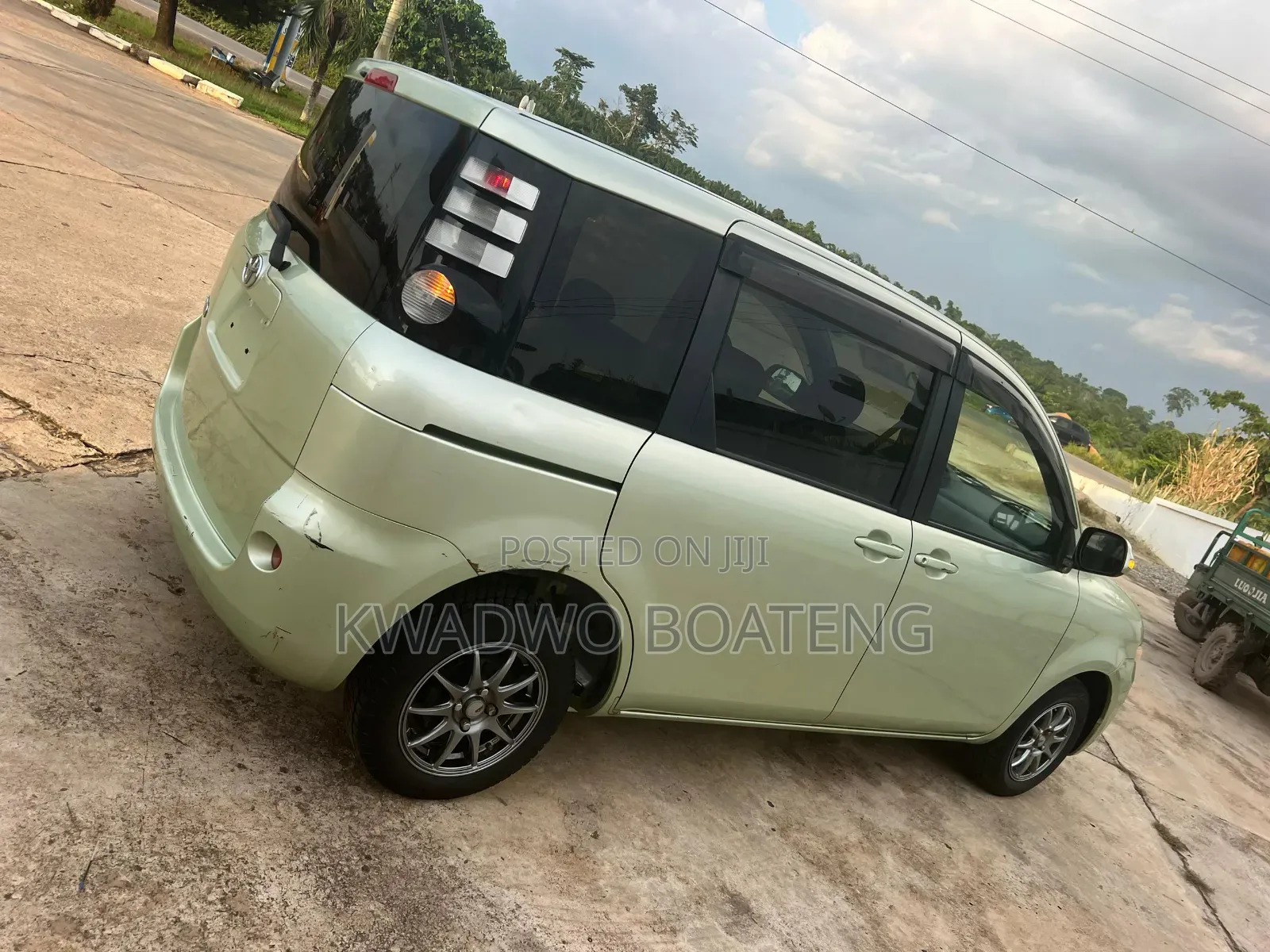 Toyota Sienta 1.5 AWD 2010 Green