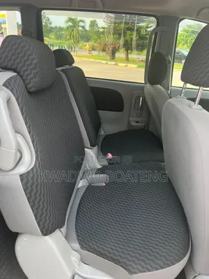 Toyota Sienta 1.5 AWD 2010 Green