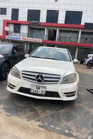Mercedes-Benz C300 Sport 4Matic Sedan AWD (3.0L 6cyl 7A) 2012 White
