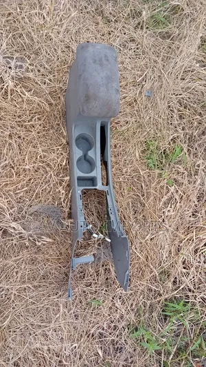 Corolla 08 Centre Console