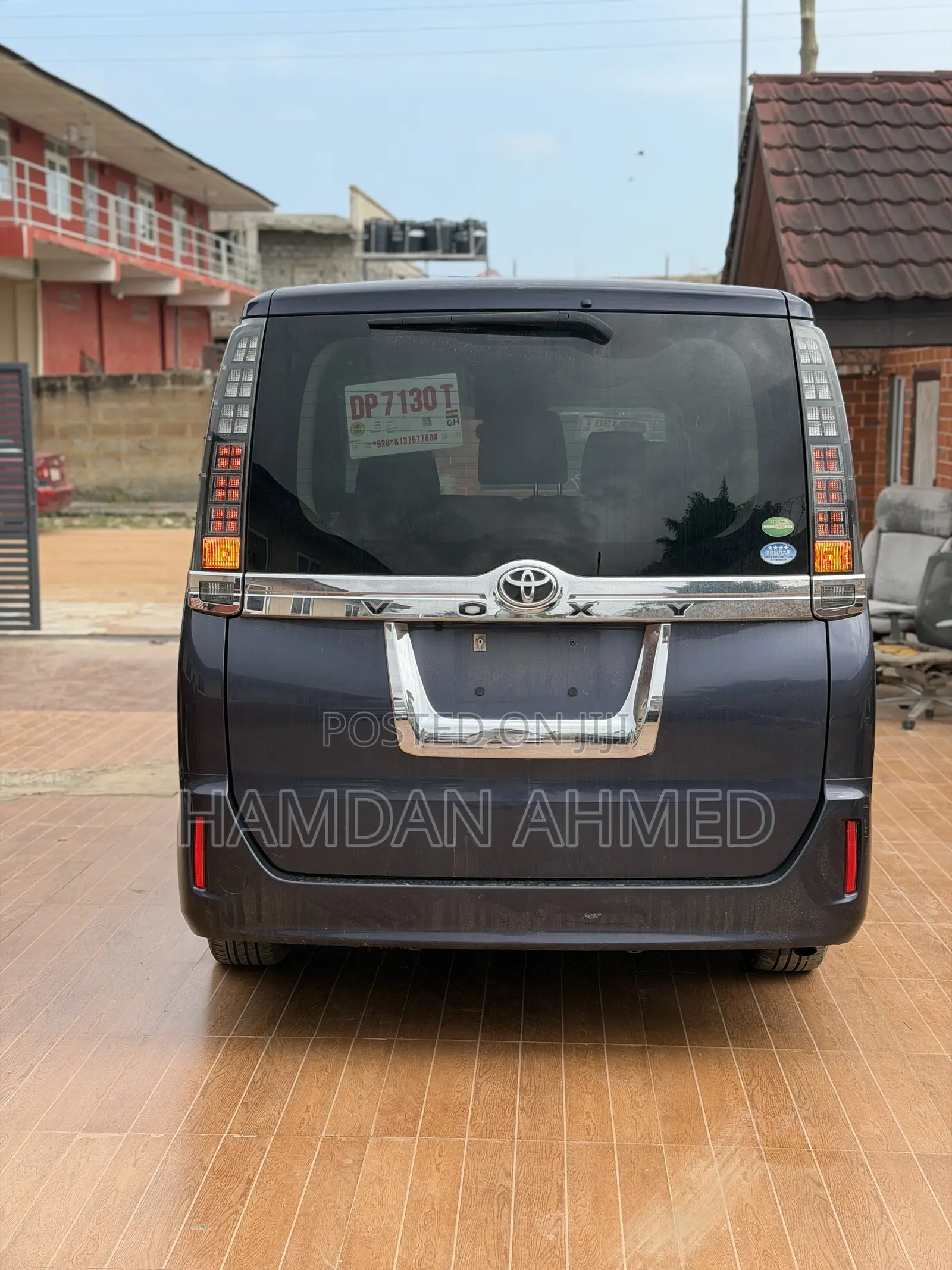 Toyota Voxy V 2WD 7-Seater 2014 Purple