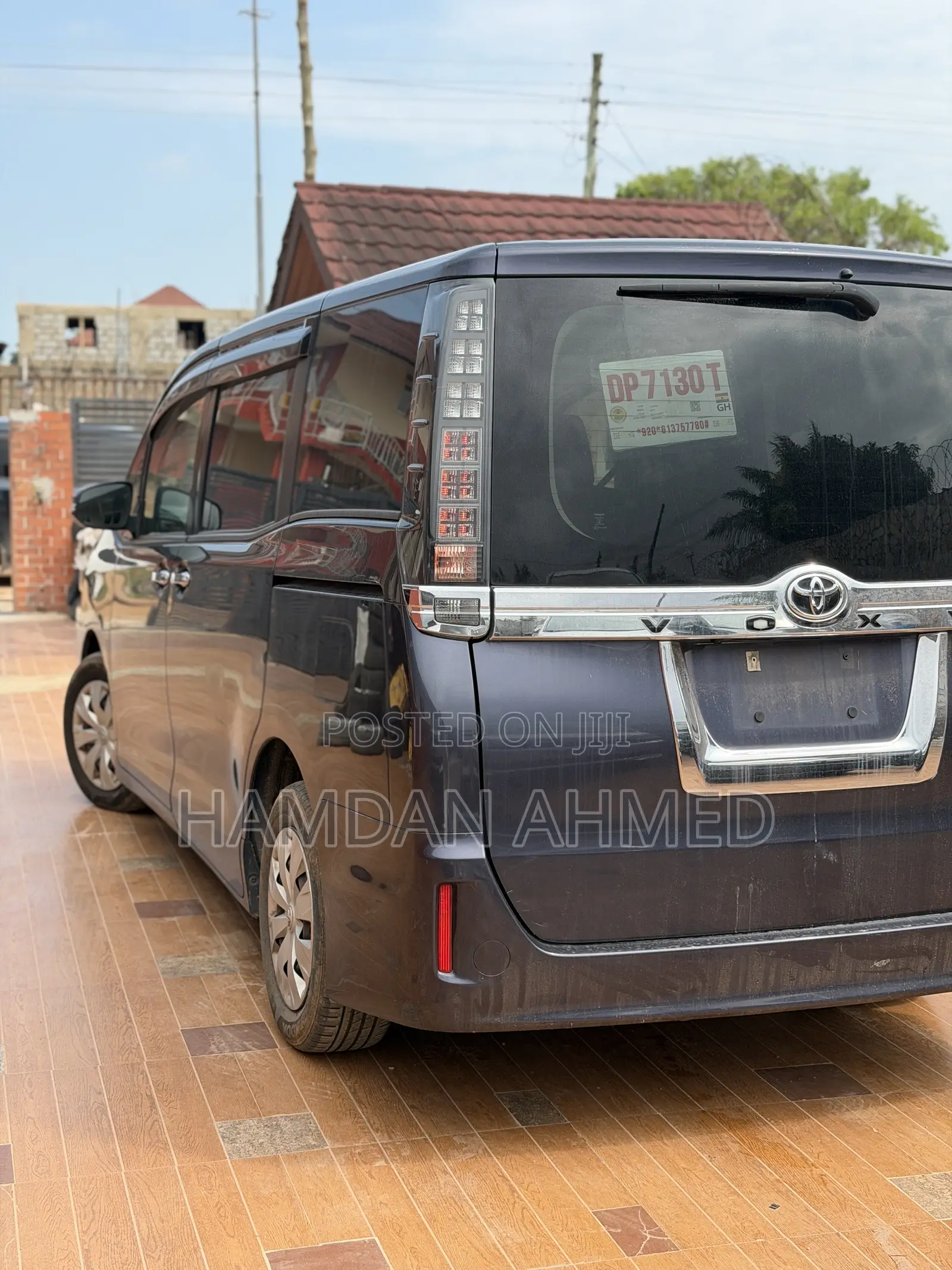 Toyota Voxy V 2WD 7-Seater 2014 Purple