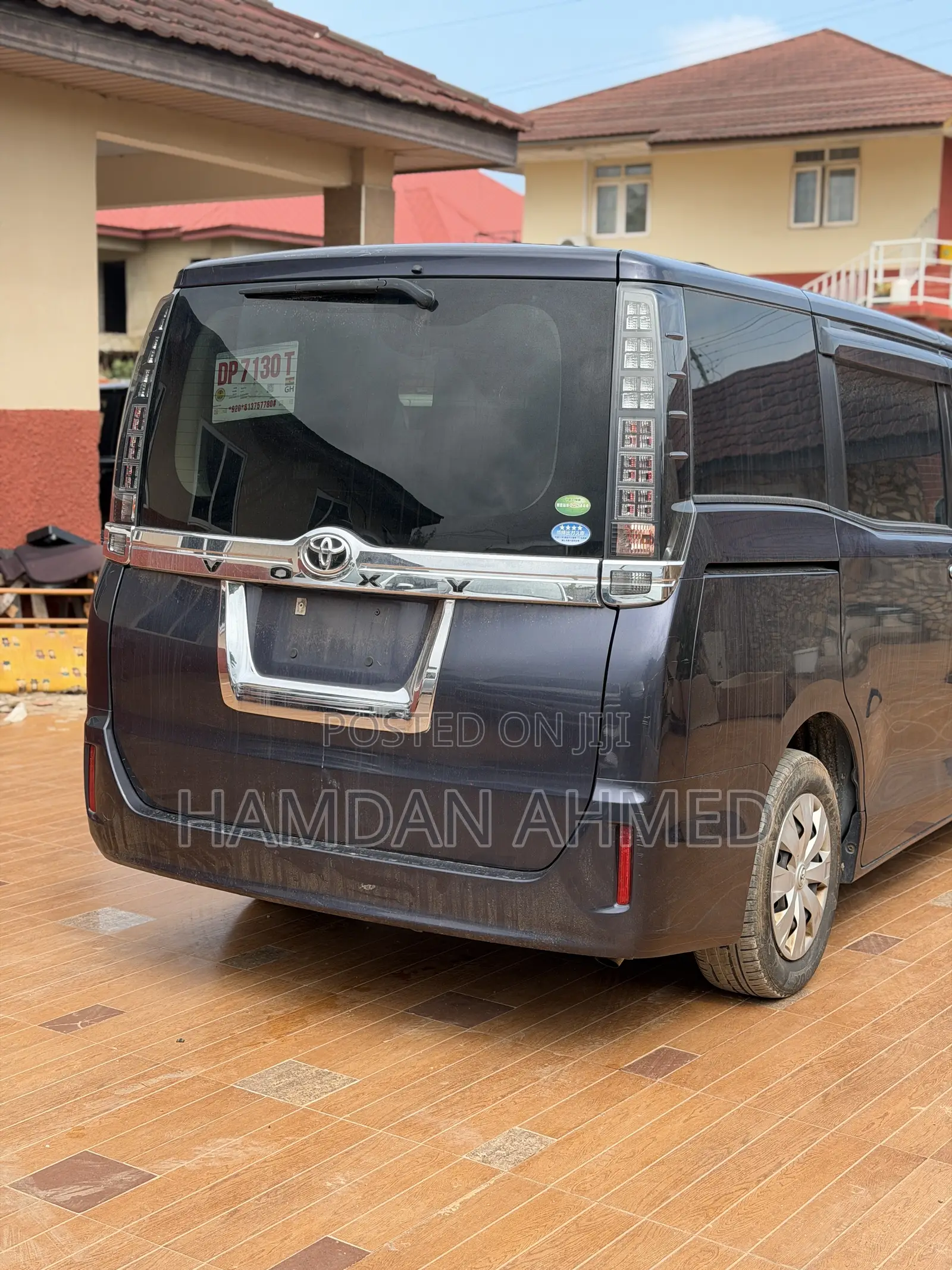 Toyota Voxy V 2WD 7-Seater 2014 Purple