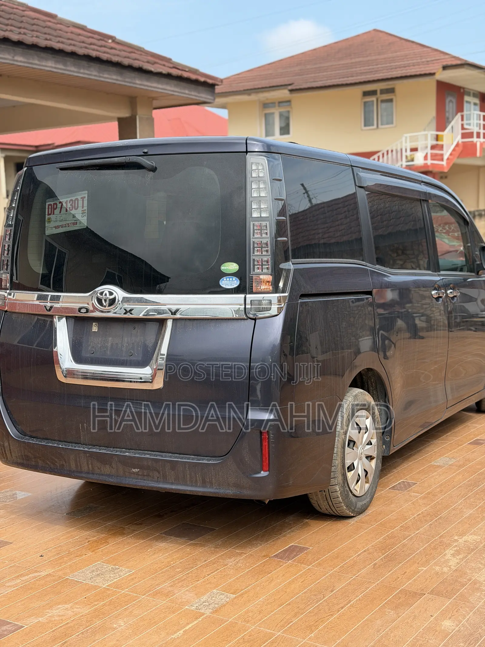 Toyota Voxy V 2WD 7-Seater 2014 Purple