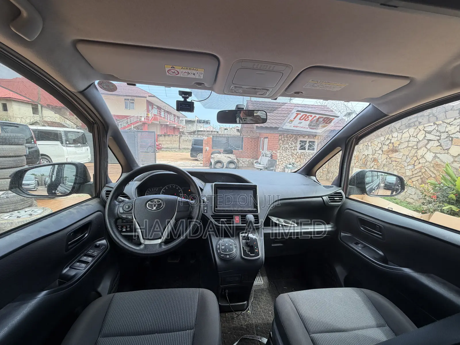 Toyota Voxy V 2WD 7-Seater 2014 Purple