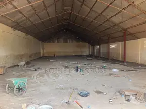 1,200 SQM Warehouse at Circle for Rent.