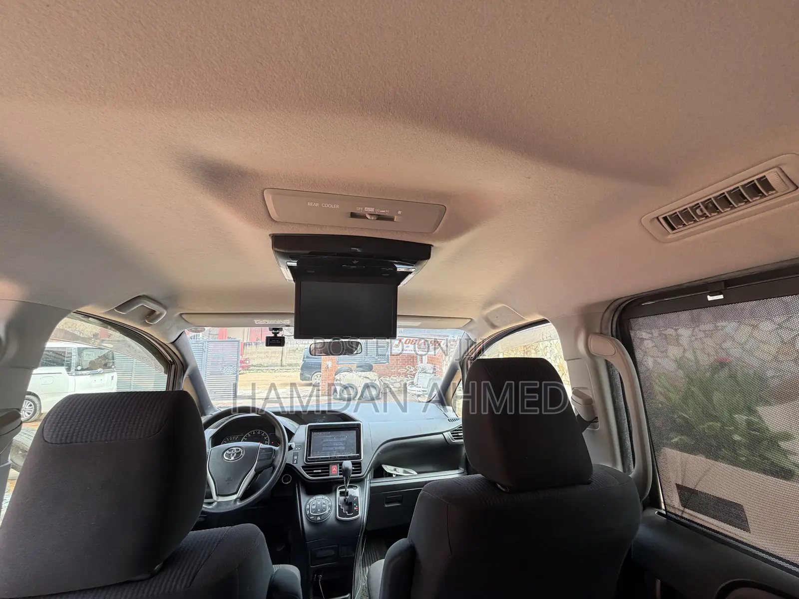 Toyota Voxy V 2WD 7-Seater 2014 Purple