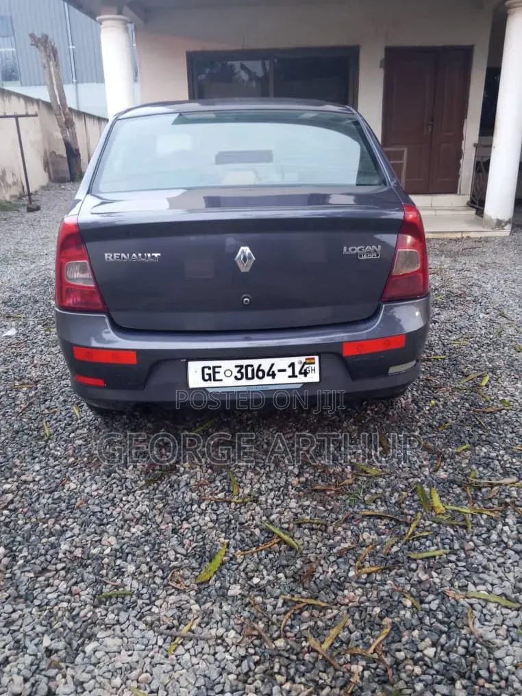 Renault Logan 2012 Gray
