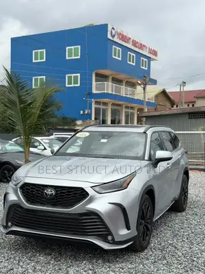 Toyota Highlander XSE AWD 2024 Silver