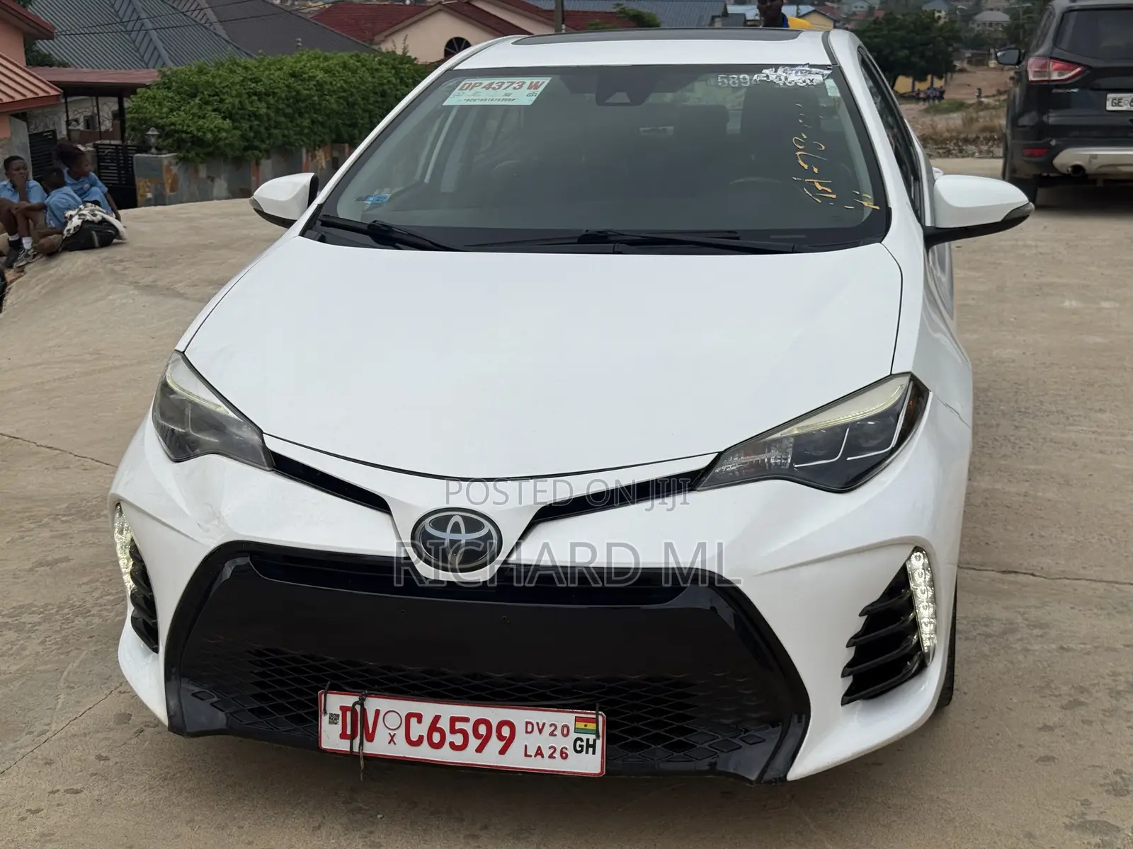 Toyota Corolla SE Special Edition 4dr Sedan (1.8L 4cyl CVT) 2017 White
