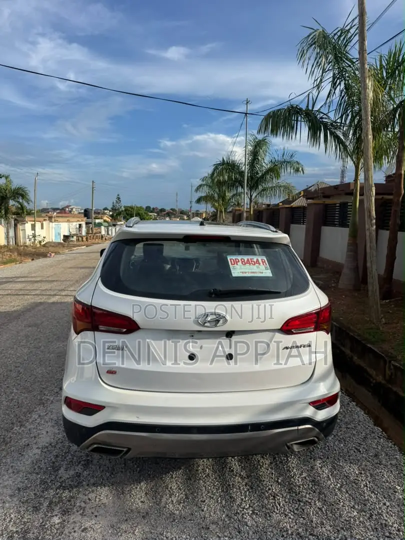 Hyundai Santa Fe 2017 White