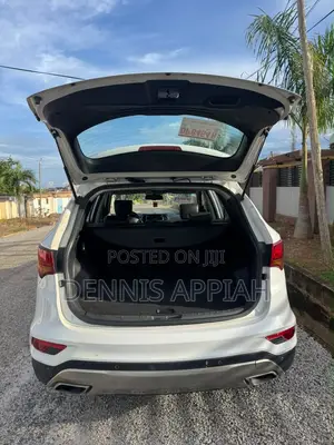 Hyundai Santa Fe 2017 White