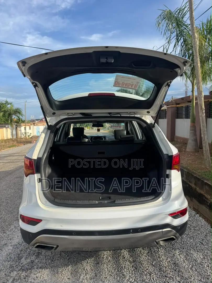 Hyundai Santa Fe 2017 White