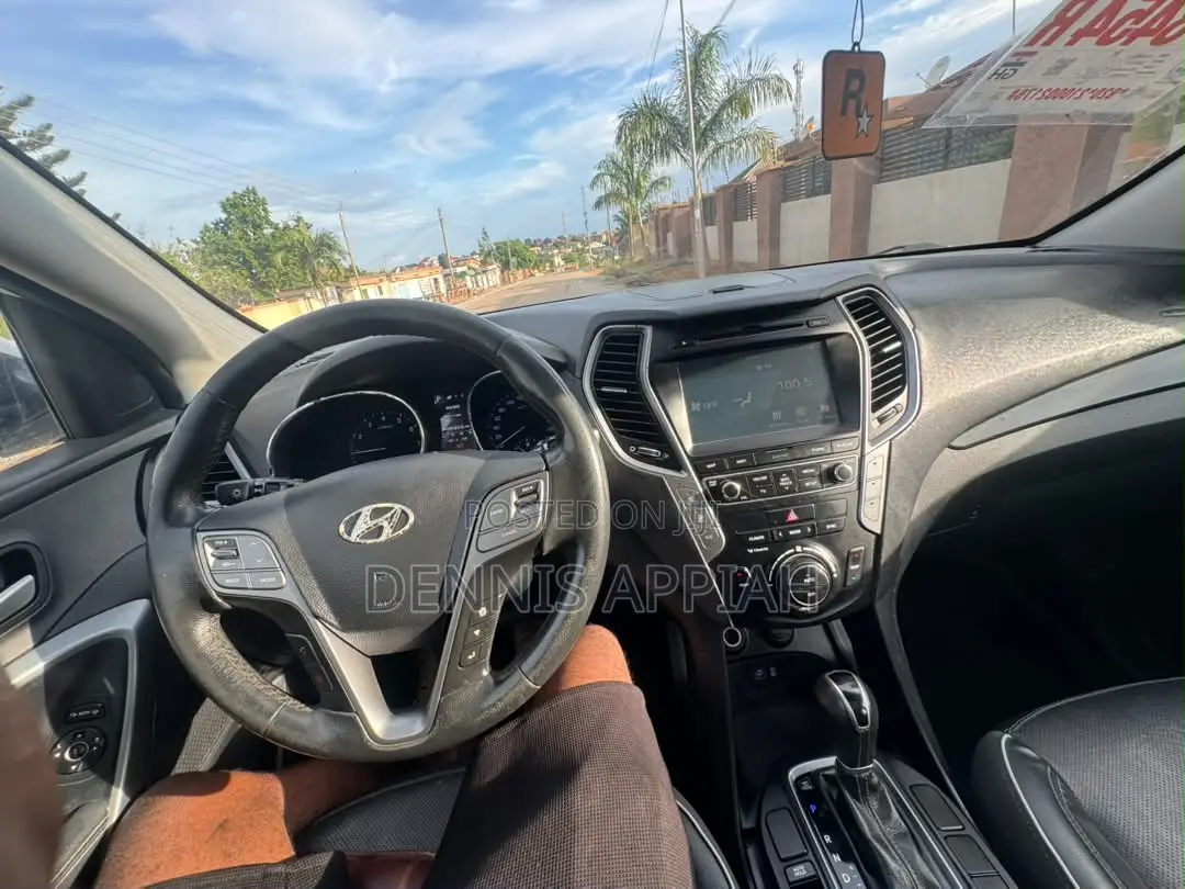 Hyundai Santa Fe 2017 White