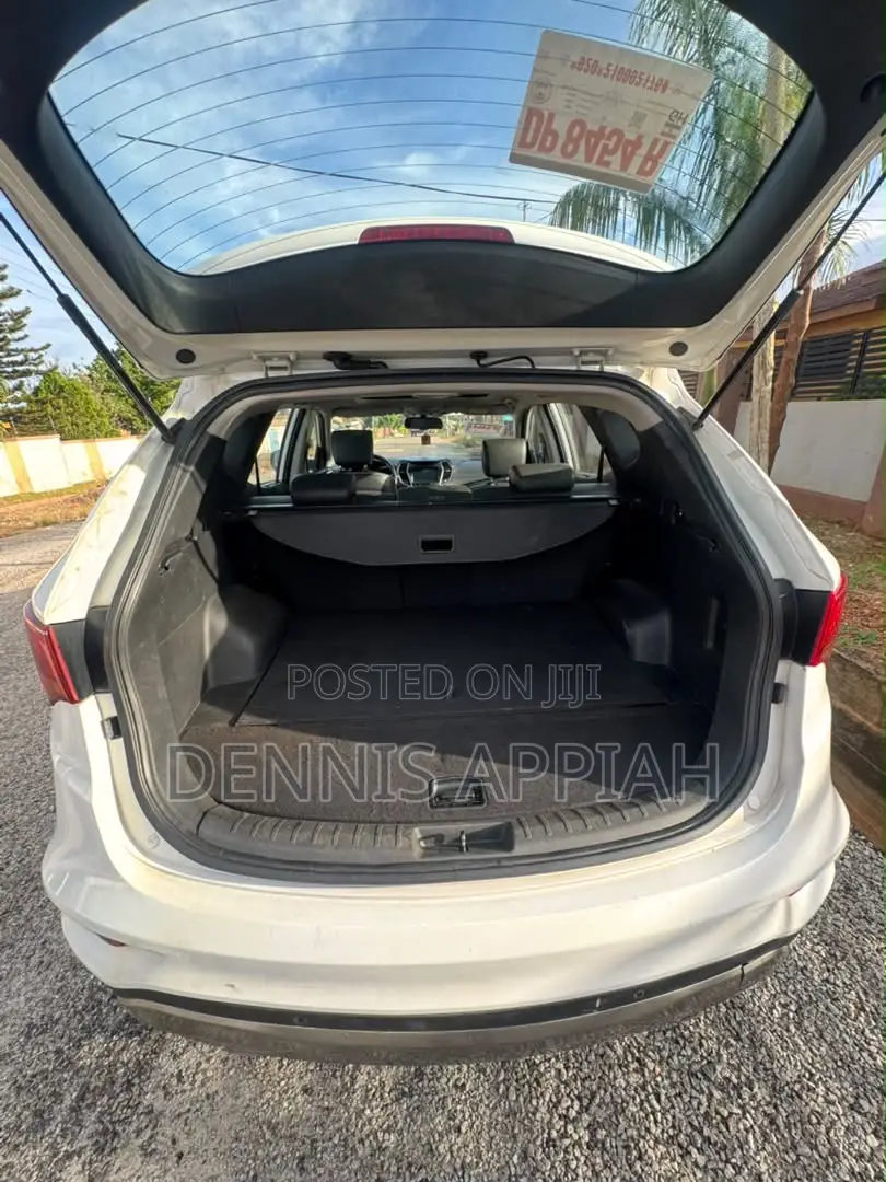Hyundai Santa Fe 2017 White