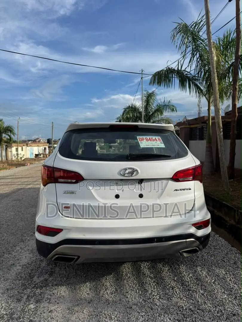 Hyundai Santa Fe 2017 White