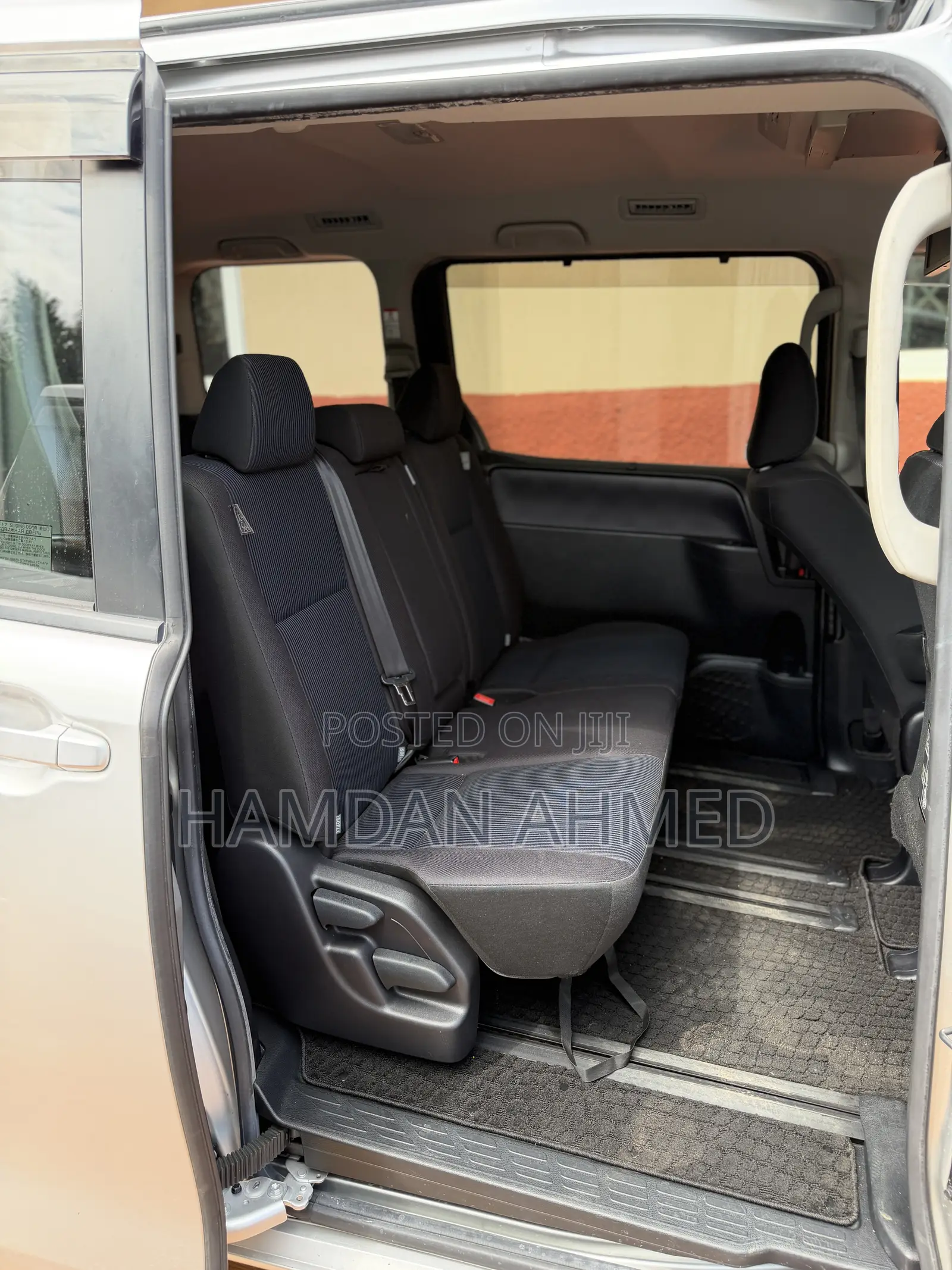 Toyota Voxy V 2WD 8-Seater 2014 Silver