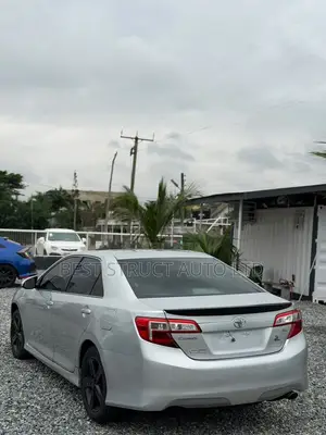 Toyota Camry SE 4dr Sedan (2.5L 4cyl 6A) 2014 Gray