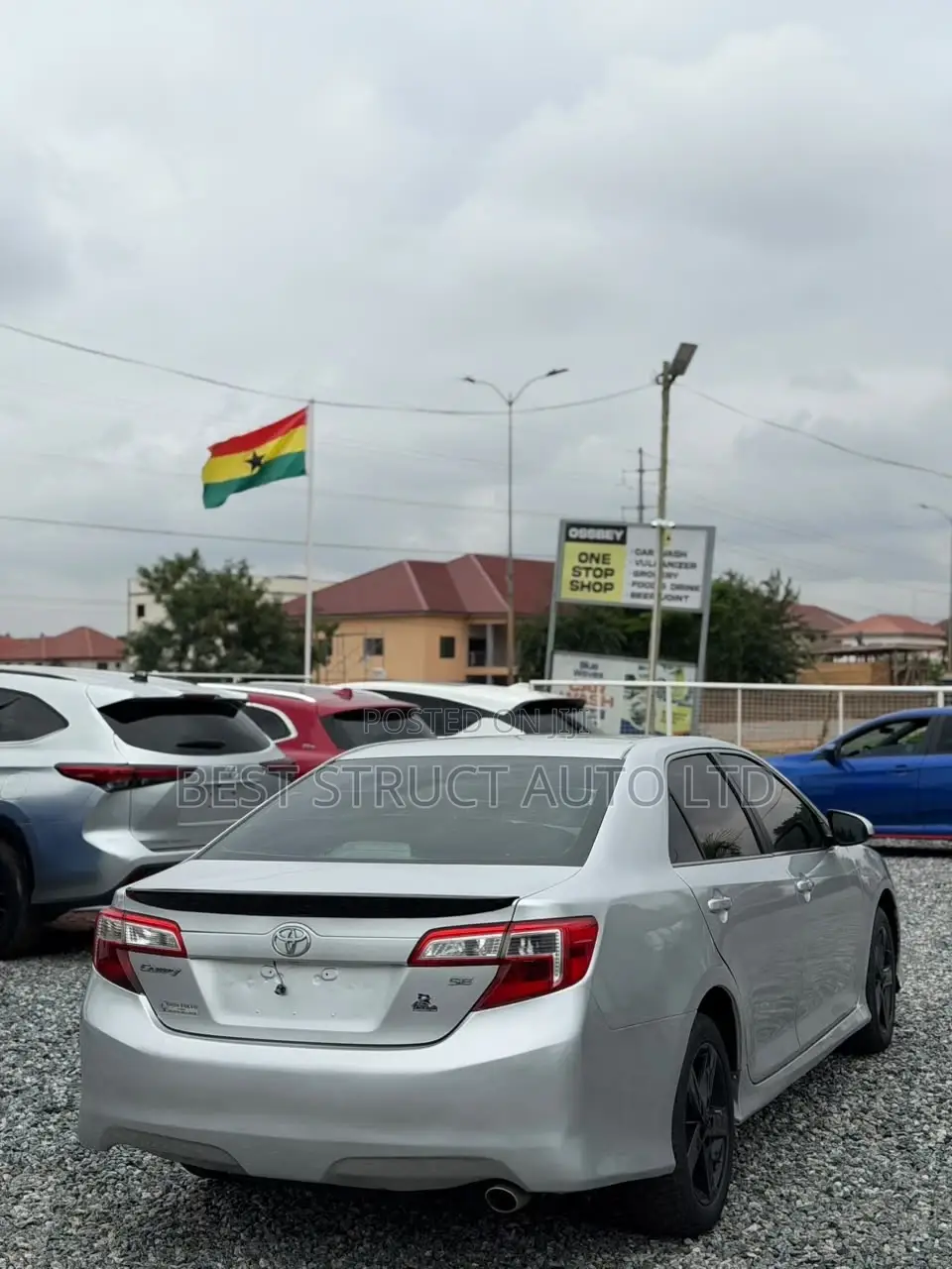 Toyota Camry SE 4dr Sedan (2.5L 4cyl 6A) 2014 Gray