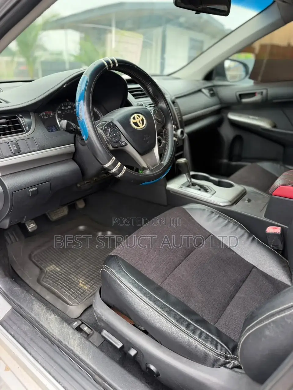 Toyota Camry SE 4dr Sedan (2.5L 4cyl 6A) 2014 Gray
