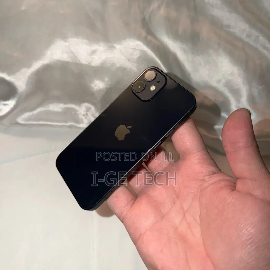 Apple iPhone 12 64 GB Black