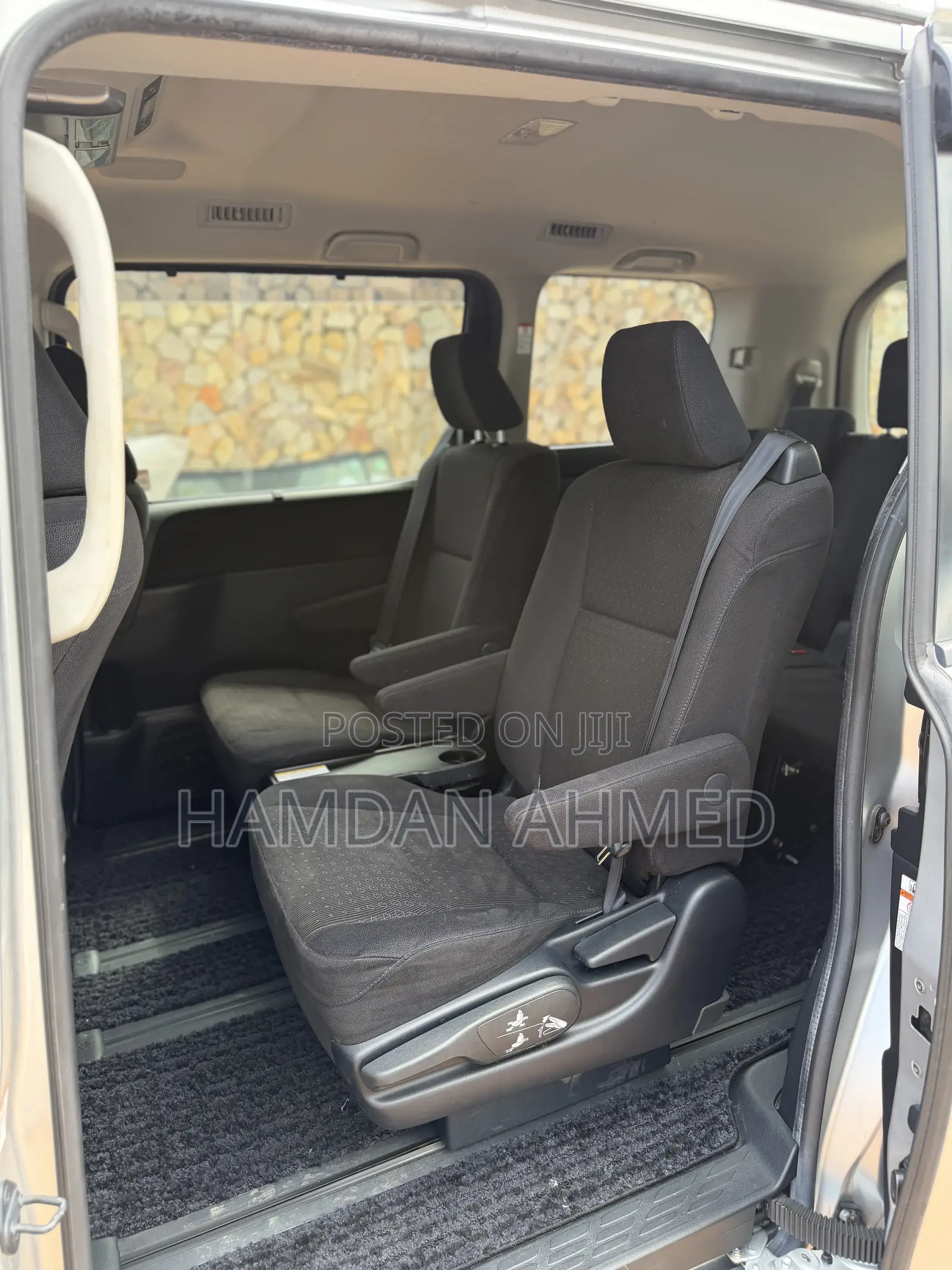 Toyota Voxy V 2WD 7-Seater 2015 Silver