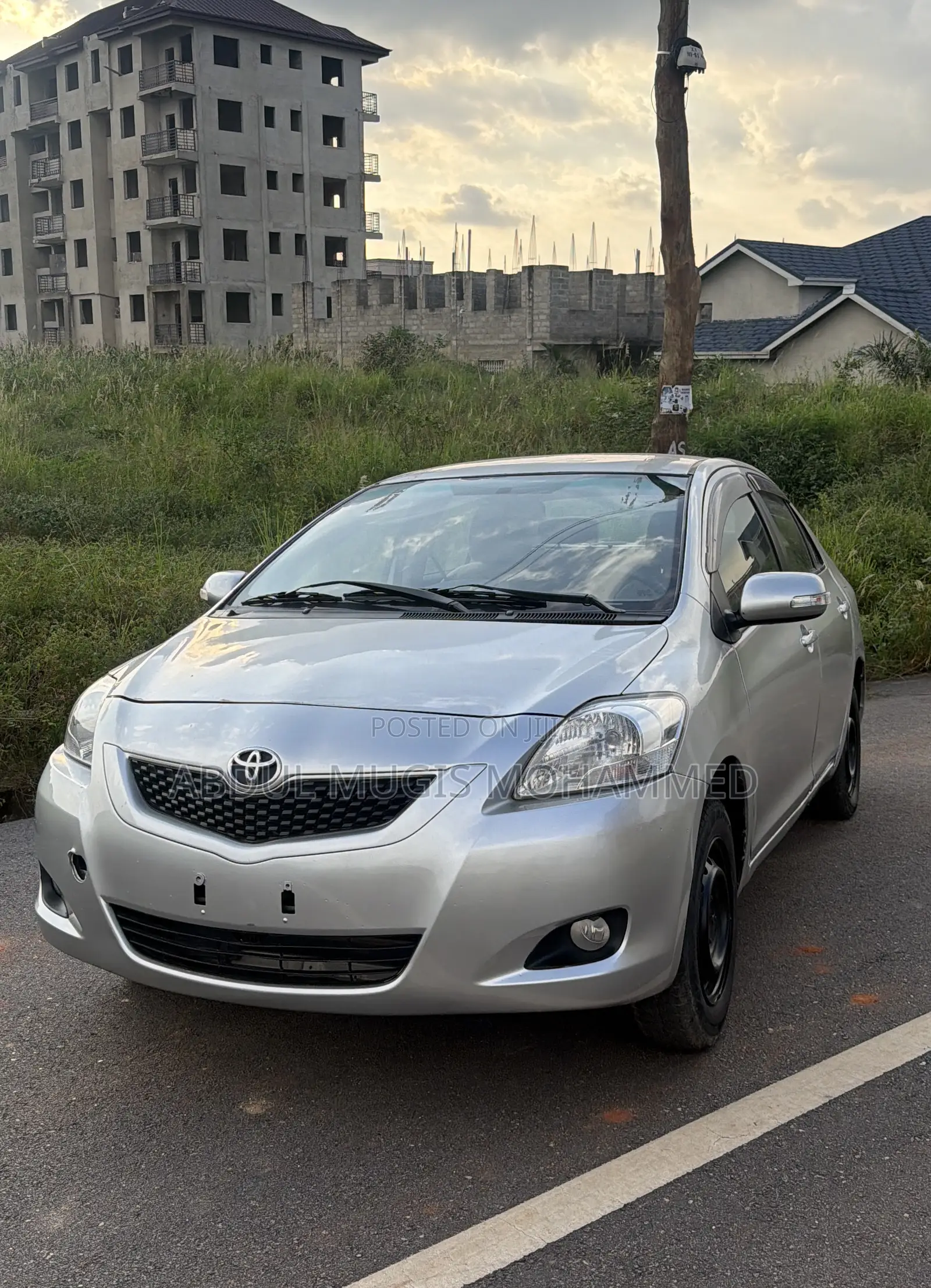 Toyota Belta 2011 Silver