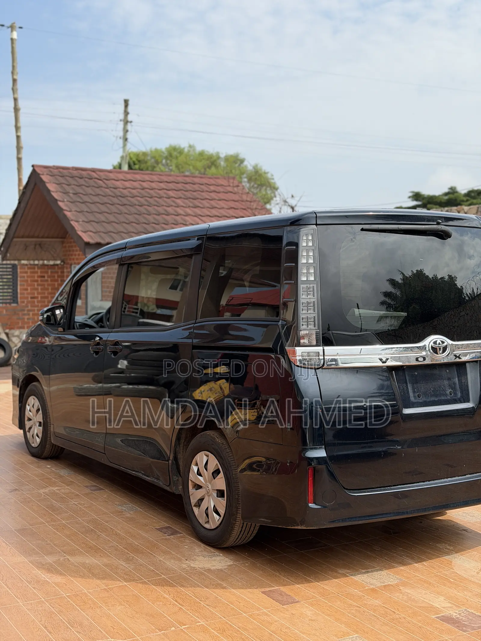 Toyota Voxy V 2WD 7-Seater 2015 Blue