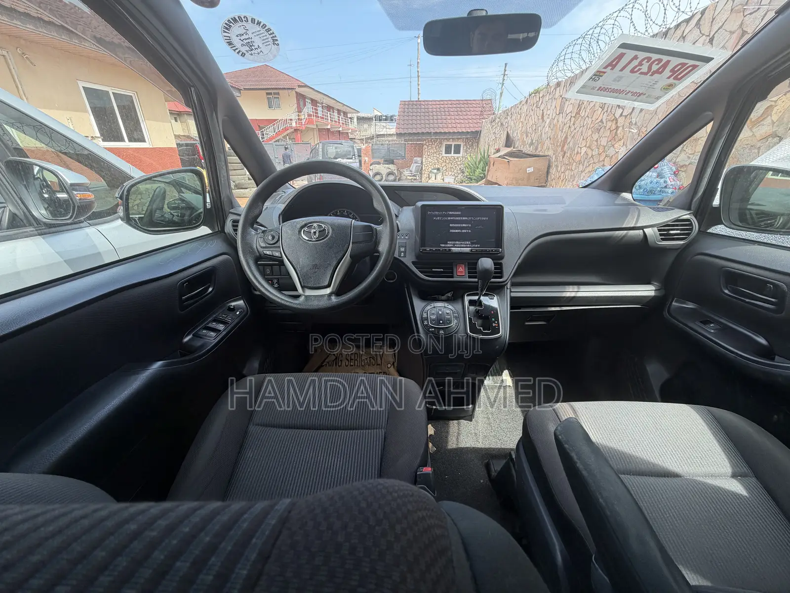 Toyota Voxy V 2WD 7-Seater 2015 Blue