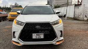 Toyota Highlander Limited 4x4 V6 (3.5L 6cyl 8A) 2018 White