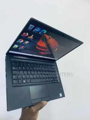 Laptop Dell Latitude 7390 8GB Intel Core i7 SSD 256GB
