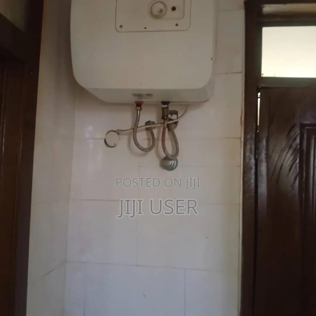 2bdrm Block of Flats in Mariam House, Tema Metropolitan for rent