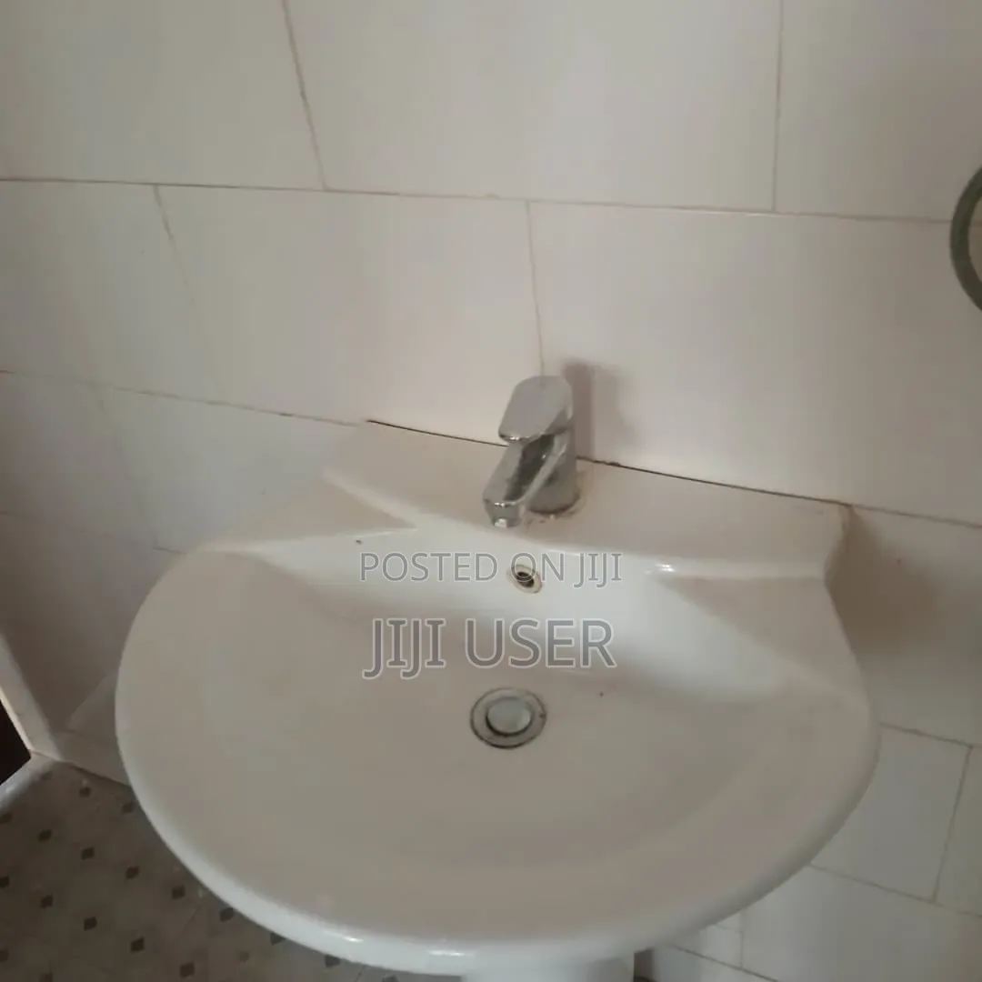 2bdrm Block of Flats in Mariam House, Tema Metropolitan for rent
