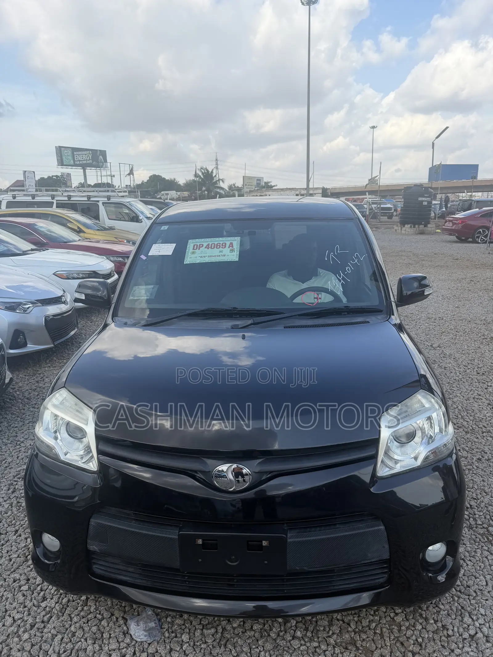Toyota Sienta 1.5 AWD 2015 Black